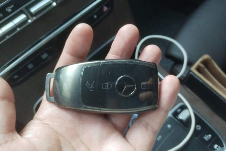Used Mercedes-Benz GLC 2020 Facelift GLC 300 L 4MATIC Dynamic Edition Vehicle Key