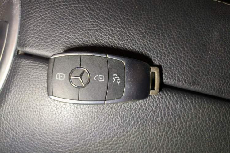 Used Mercedes-Benz GLC 2020 GLC 300 L 4MATIC Dynamic Edition Vehicle Key