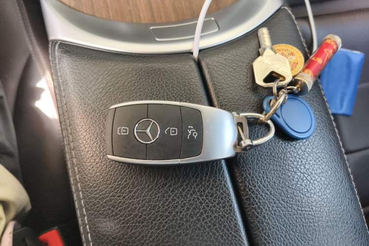 Used Mercedes-Benz GLC 2020 GLC 300 L 4MATIC Luxury Model Vehicle Key