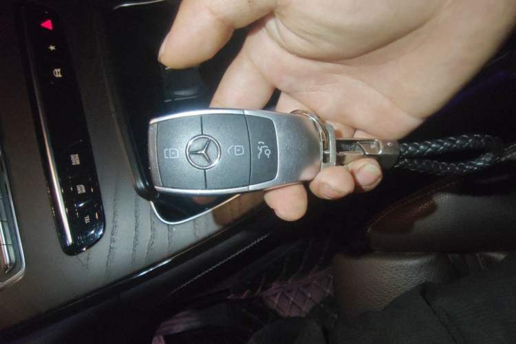Used Mercedes-Benz GLC 2020 Facelift GLC 300 L 4MATIC Dynamic Edition Vehicle Key