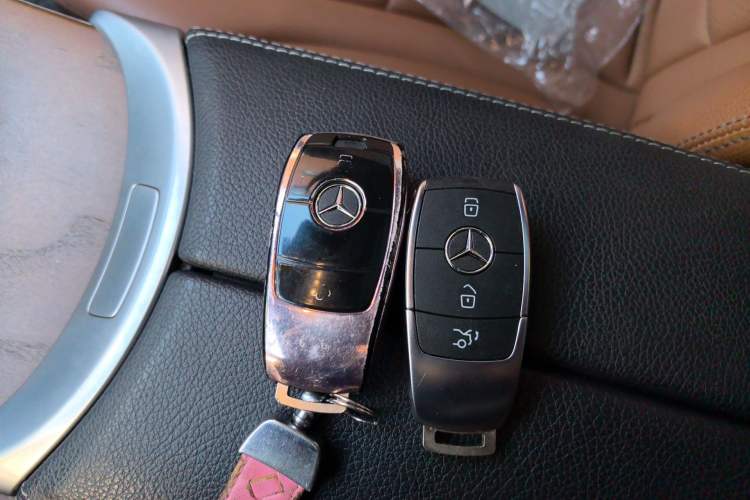 Used Mercedes-Benz GLC 2020 GLC 260 L 4MATIC Luxury Model Vehicle Key