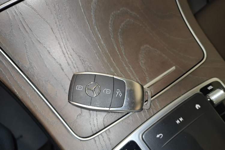 Used Mercedes-Benz GLC 2020 Facelift GLC 300 L 4MATIC Dynamic Edition Vehicle Key