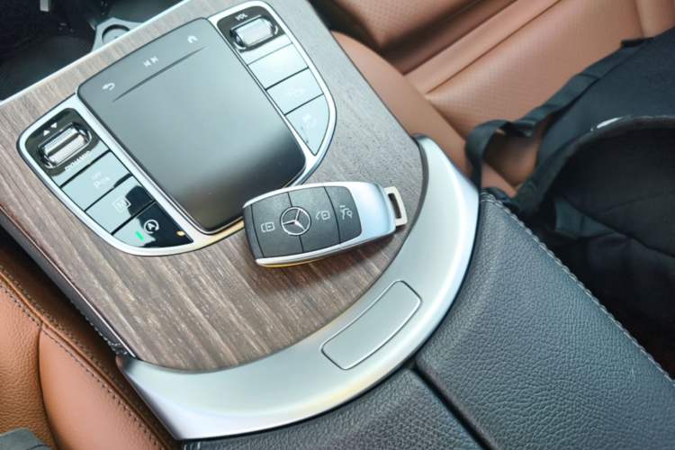 Used Mercedes-Benz GLC 2020 Facelifted GLC 300 L 4MATIC Luxury Edition Vehicle Key