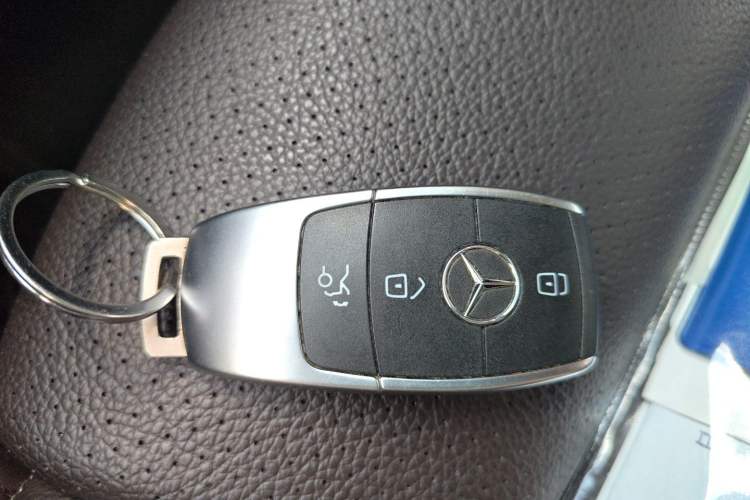 Used Mercedes-Benz GLC 2020 GLC 260 L 4MATIC Dynamic Model Vehicle Key