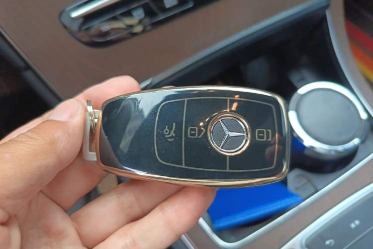 Used Mercedes-Benz GLC 2020 GLC 260 L 4MATIC Luxury Model Vehicle Key