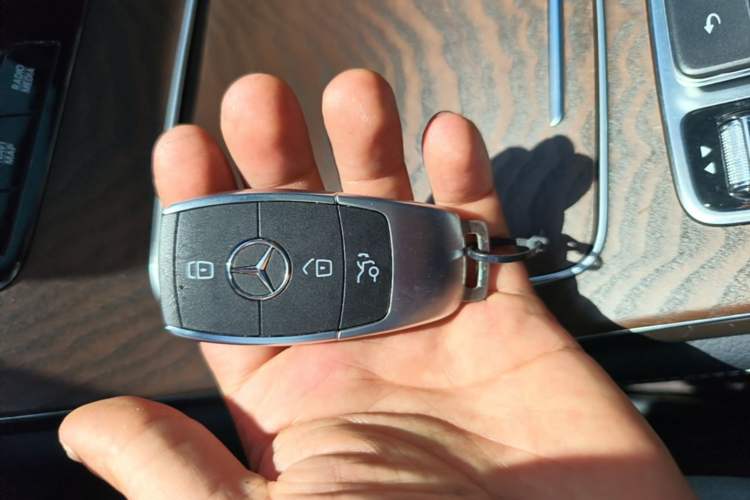 Used Mercedes-Benz GLC 2020 GLC 260 L 4MATIC Dynamic Model Vehicle Key