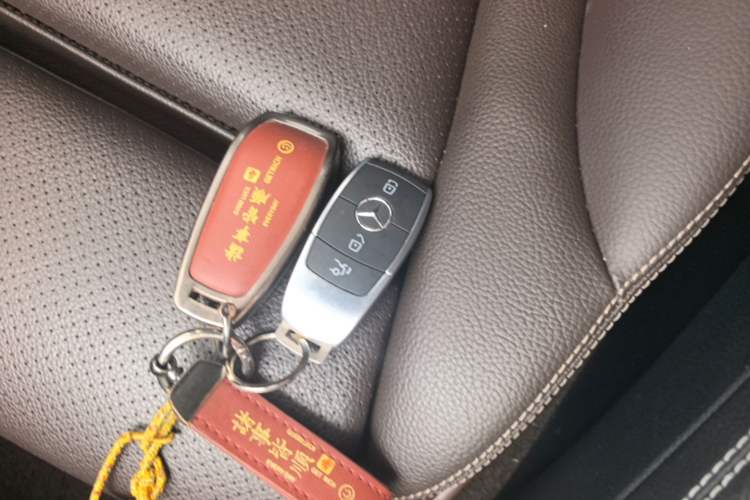 Used Mercedes-Benz GLC 2020 GLC 260 L 4MATIC Dynamic Model Vehicle Key
