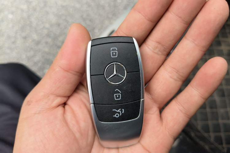 Used Mercedes-Benz GLC 2020 Facelift GLC 260 L 4MATIC Luxury Edition Vehicle Key