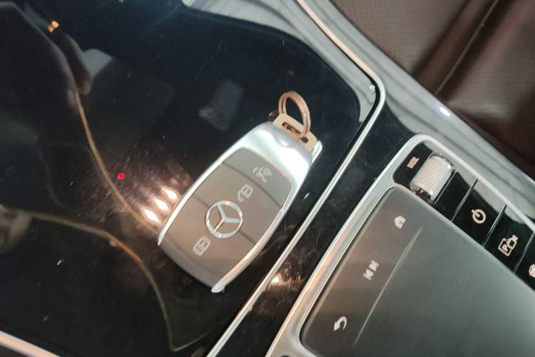 Used Mercedes-Benz GLC 2020 Facelifted GLC 260 L 4MATIC Dynamic Edition Vehicle Key