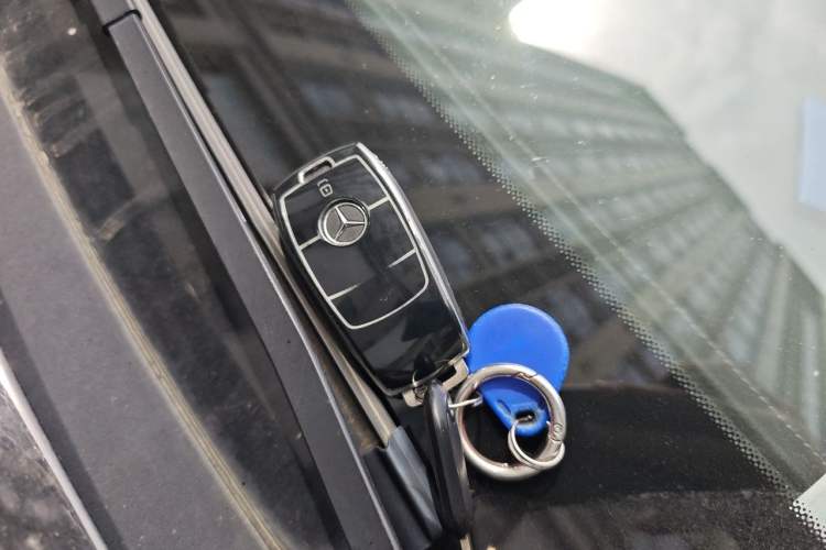 Used Mercedes-Benz GLC 2020 Facelift GLC 260 L 4MATIC Luxury Edition Vehicle Key