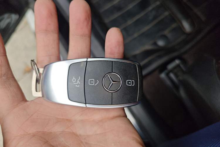 Used Mercedes-Benz GLC 2020 GLC 300 L 4MATIC Luxury Model Vehicle Key