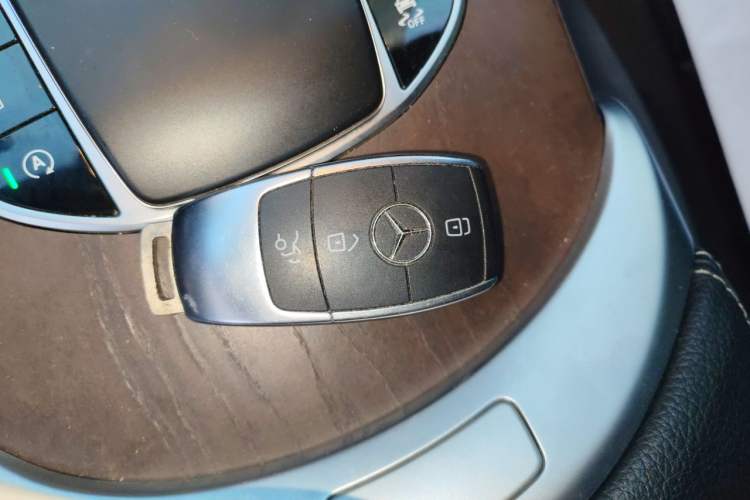 Used Mercedes-Benz GLC 2020 Facelift GLC 300 L 4MATIC Dynamic Edition Vehicle Key