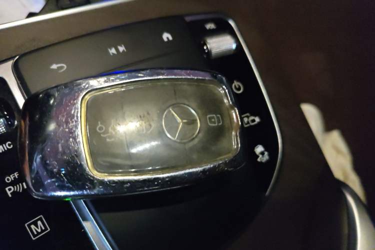 Used Mercedes-Benz GLC 2020 Facelift GLC 260 L 4MATIC Luxury Edition Vehicle Key