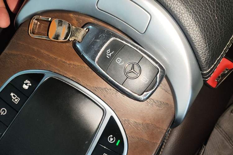 Used Mercedes-Benz GLC 2020 GLC 260 L 4MATIC Luxury Model Vehicle Key