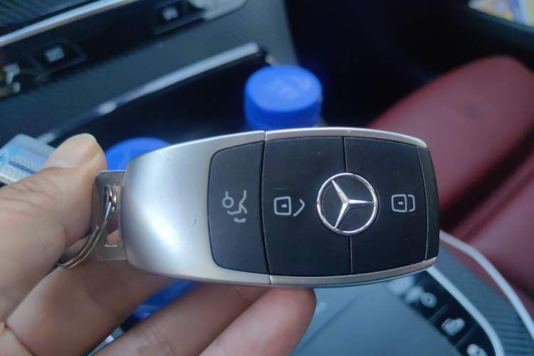 Used Mercedes-Benz GLC 2020 Facelift GLC 260 L 4MATIC Luxury Edition Vehicle Key
