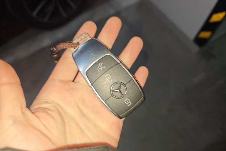 Used Mercedes-Benz GLC 2020 Facelift GLC 260 L 4MATIC Luxury Edition Vehicle Key