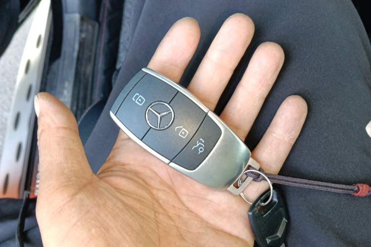 Used Mercedes-Benz GLC 2020 Facelift GLC 260 L 4MATIC Luxury Edition Vehicle Key