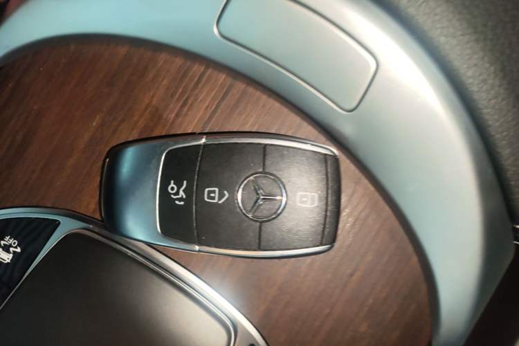Used Mercedes-Benz GLC 2020 GLC 300 L 4MATIC Luxury Model Vehicle Key