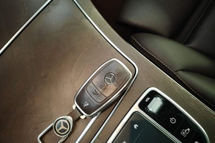 Used Mercedes-Benz GLC 2020 Facelift GLC 300 L 4MATIC Dynamic Edition Vehicle Key