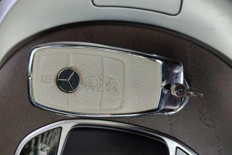 Used Mercedes-Benz GLC 2020 Facelift GLC 260 L 4MATIC Luxury Edition Vehicle Key