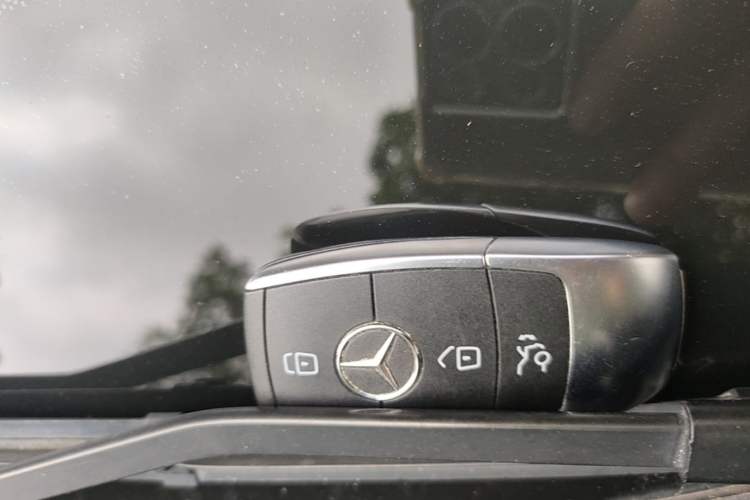 Used Mercedes-Benz GLC 2020 GLC 260 L 4MATIC Luxury Model Vehicle Key