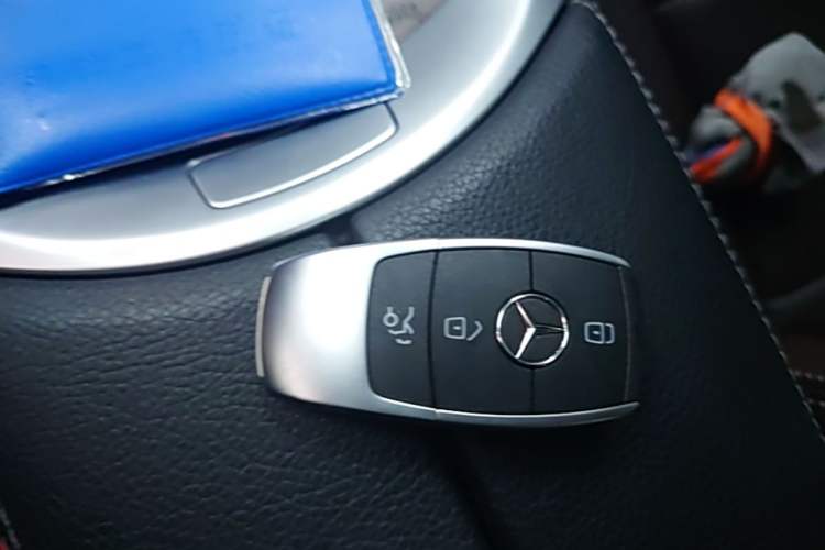 Used Mercedes-Benz GLC 2020 Facelift GLC 300 L 4MATIC Dynamic Edition Vehicle Key