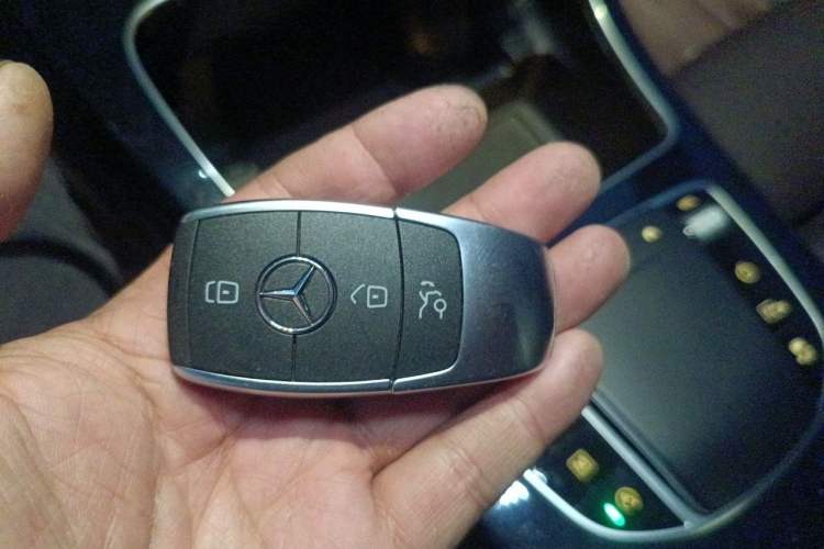 Used Mercedes-Benz GLC 2020 Facelifted GLC 260 L 4MATIC Dynamic Edition Vehicle Key