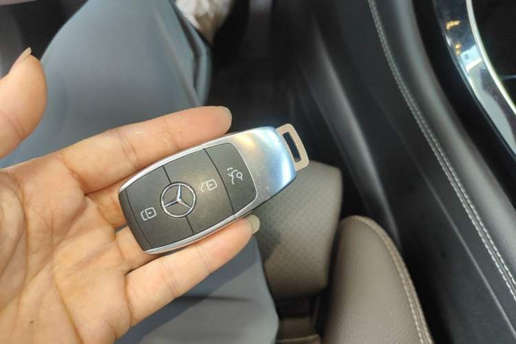 Used Mercedes-Benz GLC 2020 Facelifted GLC 260 L 4MATIC Dynamic Edition Vehicle Key