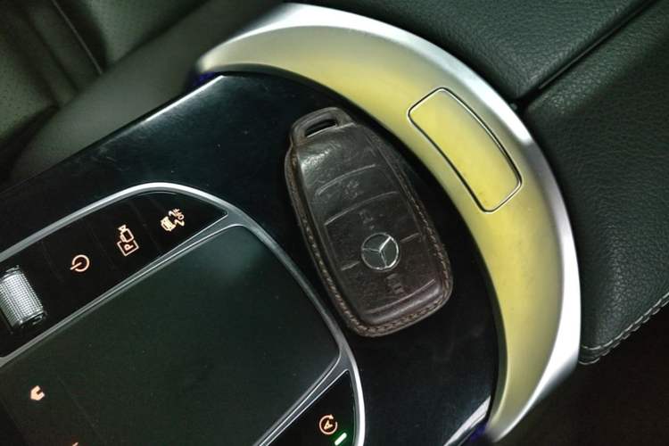 Used Mercedes-Benz GLC 2020 Facelifted GLC 260 L 4MATIC Dynamic Edition Vehicle Key