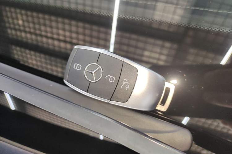 Used Mercedes-Benz GLC 2020 GLC 260 L 4MATIC Dynamic Model Vehicle Key