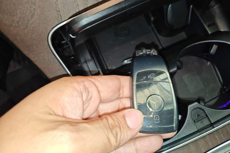 Used Mercedes-Benz GLC 2020 Facelift GLC 300 L 4MATIC Dynamic Edition Vehicle Key