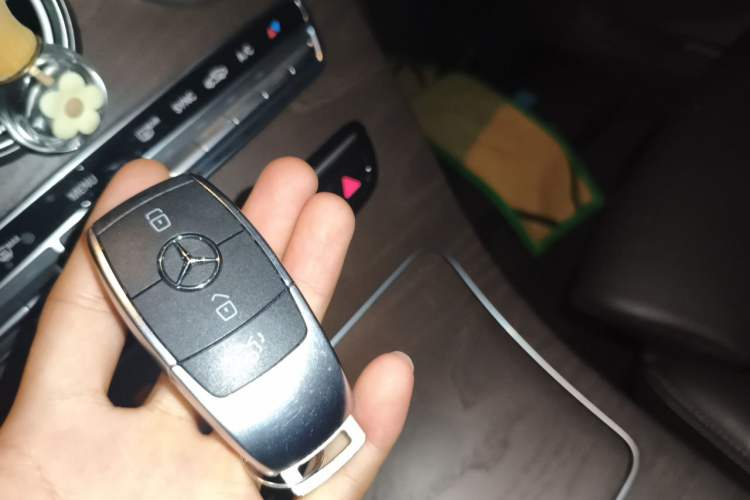 Used Mercedes-Benz GLC 2020 GLC 260 L 4MATIC Luxury Model Vehicle Key