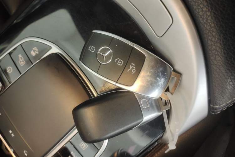 Used Mercedes-Benz GLC 2020 Facelifted GLC 260 L 4MATIC Dynamic Edition Vehicle Key