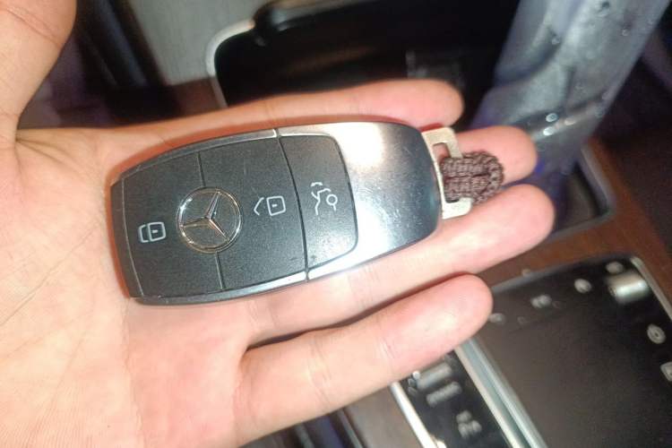 Used Mercedes-Benz GLC 2020 GLC 300 L 4MATIC Luxury Model Vehicle Key