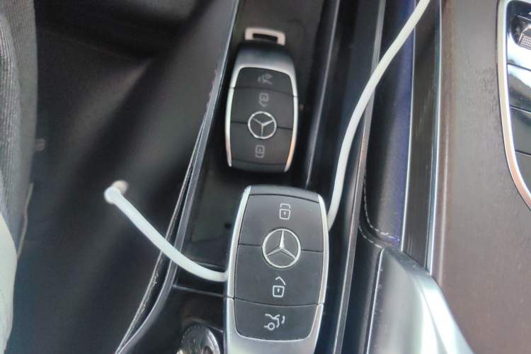 Used Mercedes-Benz GLC 2020 Facelift GLC 260 L 4MATIC Luxury Edition Vehicle Key