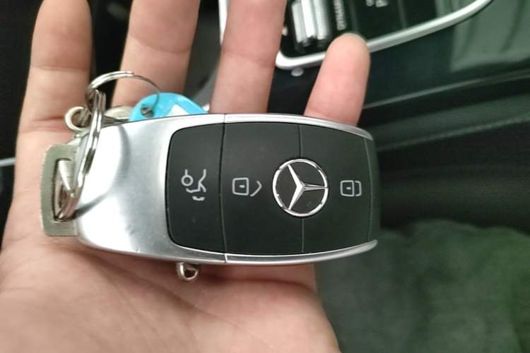 Used Mercedes-Benz GLC 2020 GLC 260 L 4MATIC Dynamic Model Vehicle Key