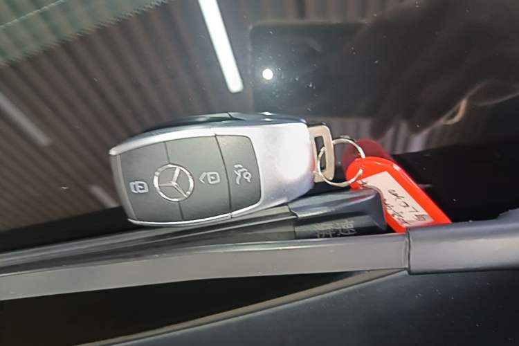 Used Mercedes-Benz GLC 2020 Facelift GLC 300 L 4MATIC Dynamic Edition Vehicle Key