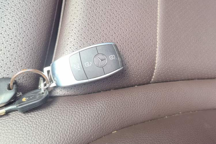 Used Mercedes-Benz GLC 2020 Facelift GLC 300 L 4MATIC Dynamic Edition Vehicle Key