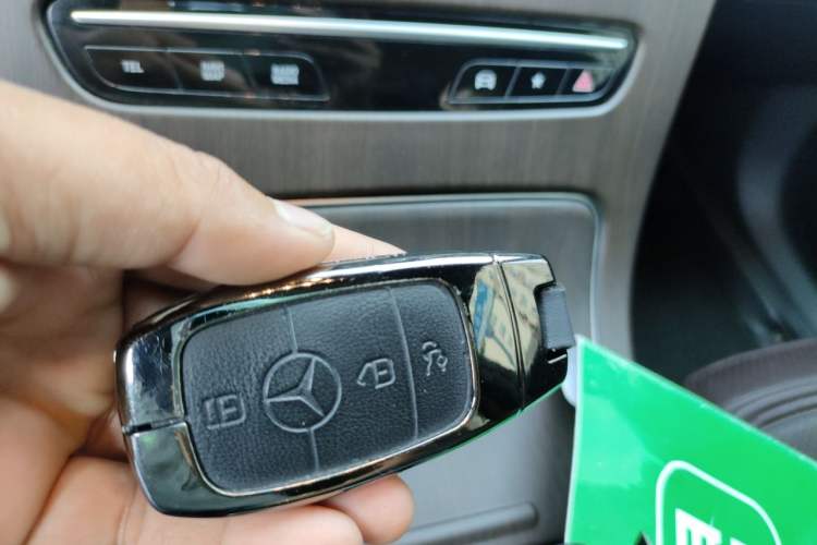 Used Mercedes-Benz GLC 2020 GLC 260 L 4MATIC Dynamic Model Vehicle Key