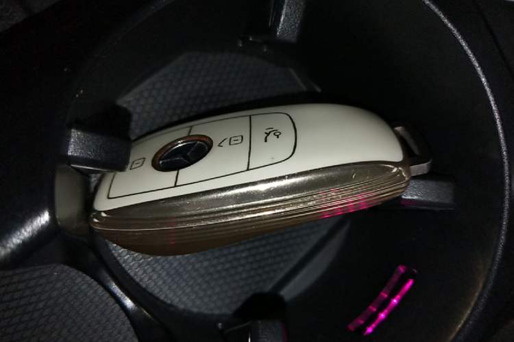 Used Mercedes-Benz GLC 2020 GLC 260 L 4MATIC Luxury Model Vehicle Key