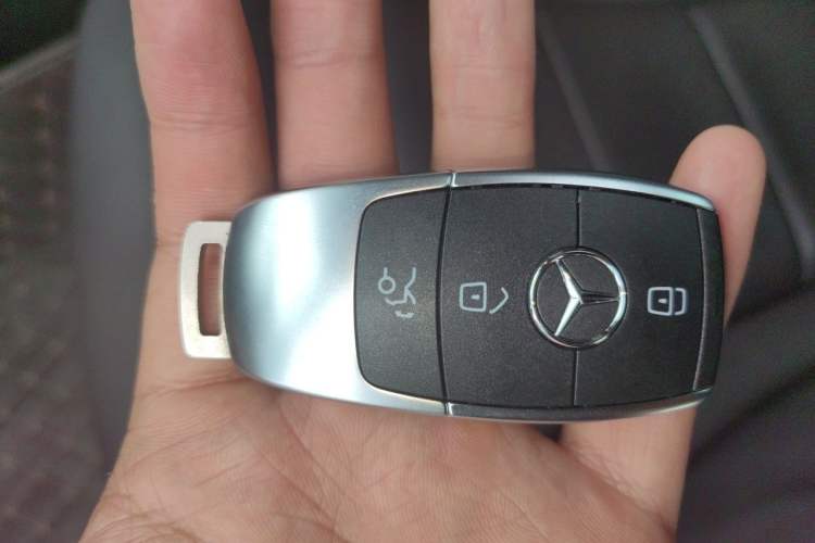 Used Mercedes-Benz GLC 2020 Facelifted GLC 260 L 4MATIC Dynamic Edition Vehicle Key