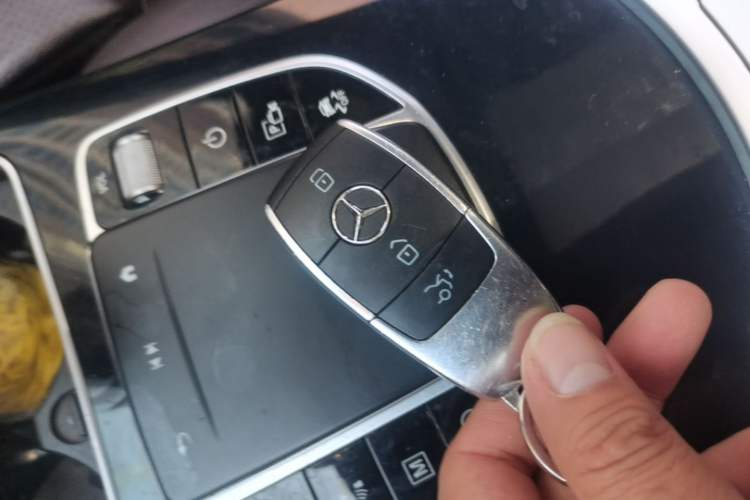 Used Mercedes-Benz GLC 2020 GLC 260 L 4MATIC Dynamic Model Vehicle Key