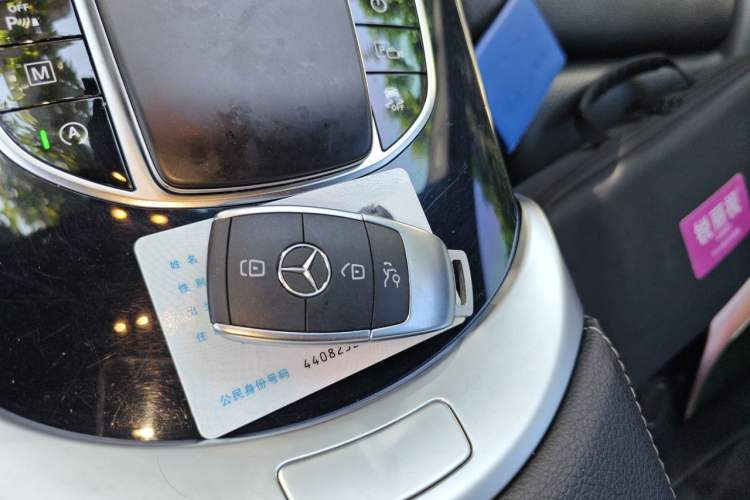 Used Mercedes-Benz GLC 2020 Facelifted GLC 260 L 4MATIC Dynamic Edition Vehicle Key