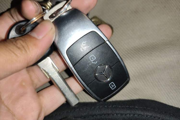 Used Mercedes-Benz GLC 2020 GLC 300 L 4MATIC Luxury Model Vehicle Key