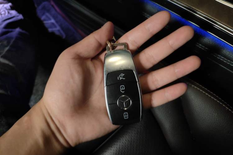 Used Mercedes-Benz GLC 2020 Facelift GLC 300 L 4MATIC Dynamic Edition Vehicle Key