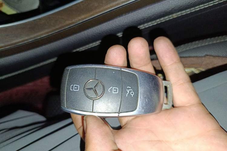 Used Mercedes-Benz GLC 2020 Facelift GLC 300 L 4MATIC Dynamic Edition Vehicle Key