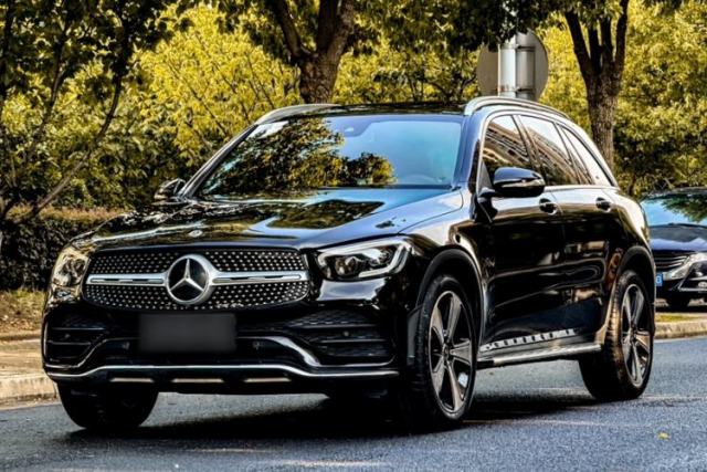 Ojetý Mercedes-Benz GLC 2020 GLC 300 L 4MATIC Luxury Model