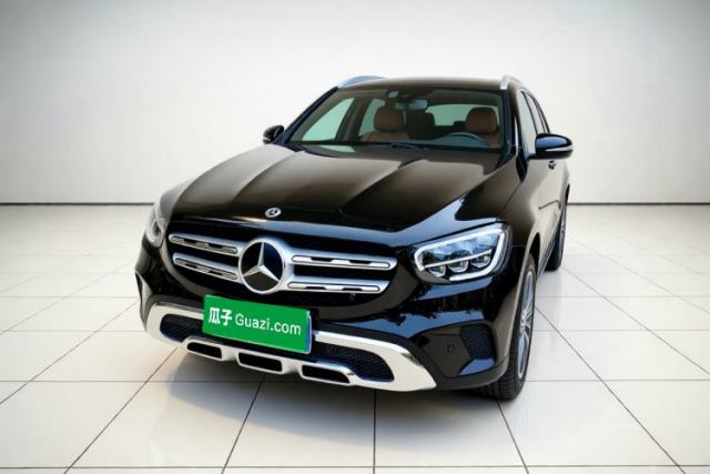 Ojetý Mercedes-Benz GLC 2020 GLC 260 L 4MATIC Dynamic Model