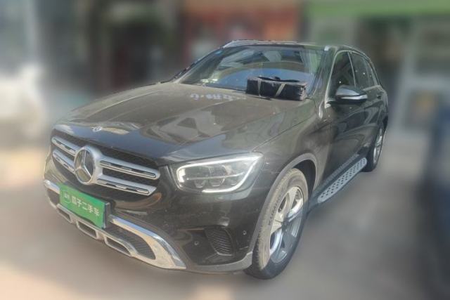 Ojetý Mercedes-Benz GLC 2020 GLC 260 L 4MATIC Dynamic Model