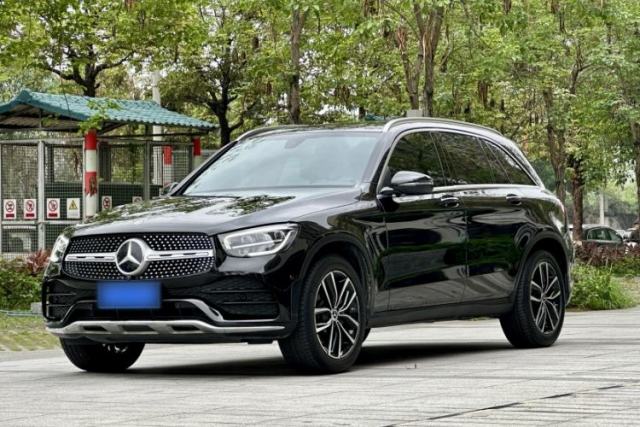 Ojetý Mercedes-Benz GLC 2020 GLC 260 L 4MATIC Luxury Model